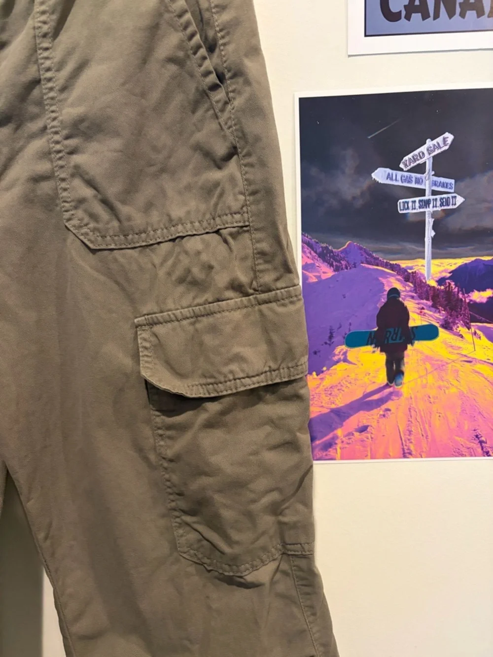 Zara Olive Cargo Pants with Multi-Pocket Utility Design - Picture 2 of 6